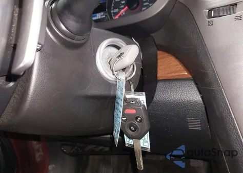 2013 Subaru Outback 2.5I Limited z USA, uszkodzony, nr VIN 4S4BRCKC7D3271080